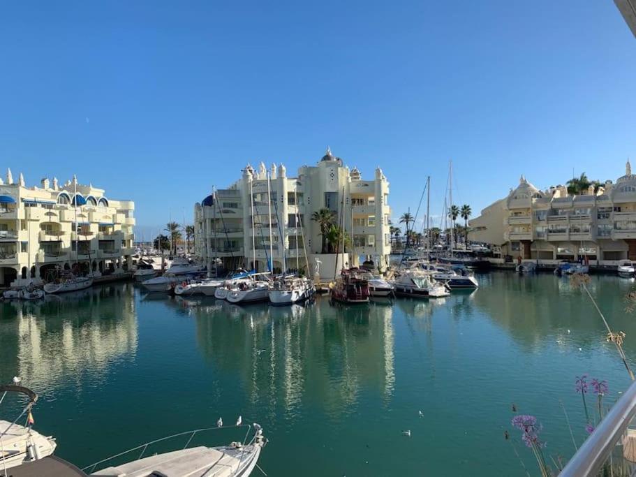 Benalmadena Costa Malaga Apartamento Muy Acogedor Con Vistas Al Mar Terraza Gigante Para Verano E Invierno Parking Exterior foto